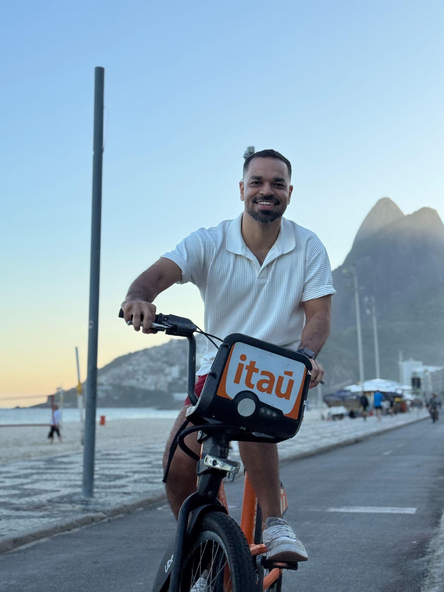 Marcelo Campos pedalando no Rio de Janeiro